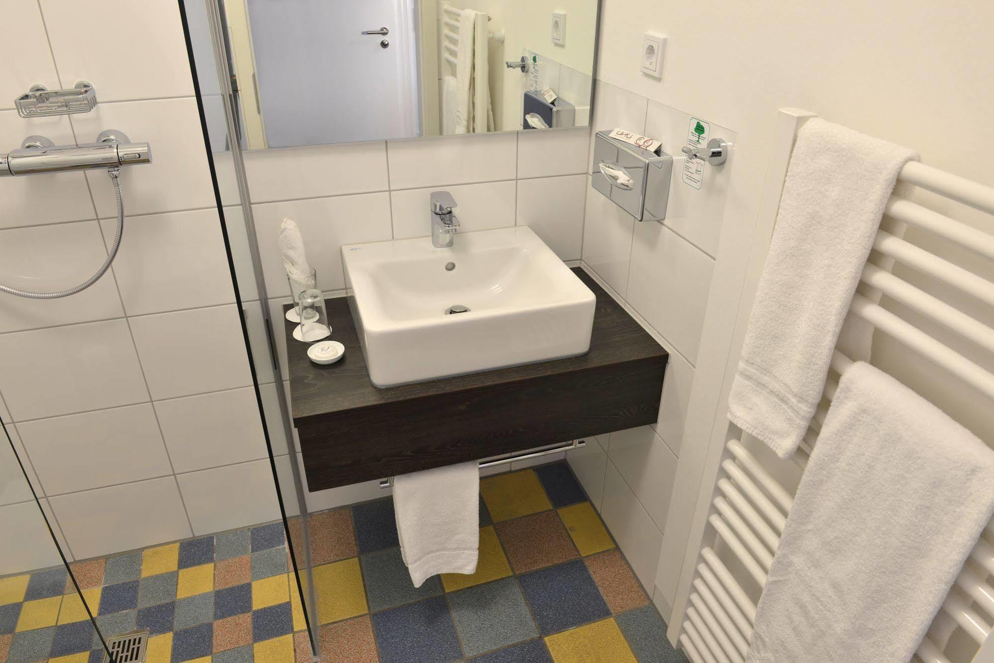 קלן Uhu Gaestehaus Superior מראה חיצוני תמונה